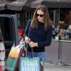 Jennifer Garner va faire ses courses avec ses filles Violet et Seraphina à Santa Monica, le 4 août 2013.