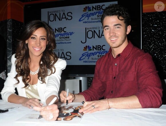 Danielle et Kevin Jonas ont visité les studios de la radio SiriusXM à New York. Le 18 avril 2013.