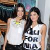 Kendall et Kylie Jenner assistent à la présentation de leur collection de vêtements pour l'automne 2013 dans une boutique éphémère PacSun. New York, le 6 août 2013.