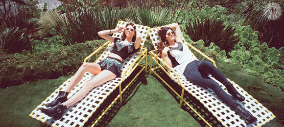 Kendall et Kylie Jenner, modeuses estivales pour la campagne de Kendall & Kylie, leur ligne de vêtements disponible chez PacSun.