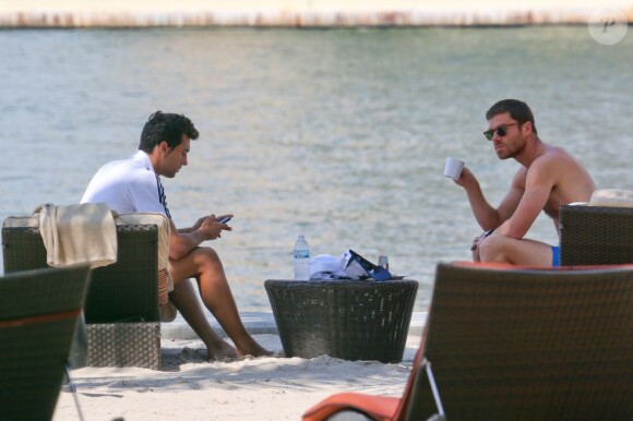 Xabi Alonso et Alfonso Arbeloa sous le soleil de Floride après avoir posé leurs valises à Miami le 6 août 2013 dans le cadre de leur préparation estivale