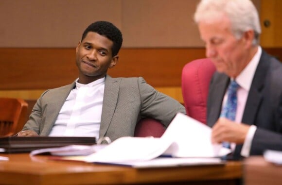 Tameka Foster et le chanteur Usher se sont affrontés au tribunal de Fulton County à Atlanta, aux États-Unis, le 9 août 2013, pour la garde de leurs enfants Naviyd (4 ans) et Raymond V (5 ans). L'affaire a été rejetée et le chanteur conserve la garde des garçons.