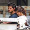 Exclusif - Taylor Lautner et sa chérie Marie Avgeropoulos sur le tournage de son nouveau film Tracer, à New York. Le 19 juillet 2013.