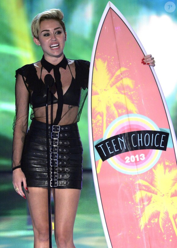 Miley Cyrus à la cérémonie des Teen Choice Awards, à Los Angeles, le 11 août 2013.