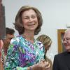 La reine Sofia visitant la Fondation Joana Barcelo, un site de l'association Caritas, le 12 août 2013 à Palma de Majorque.