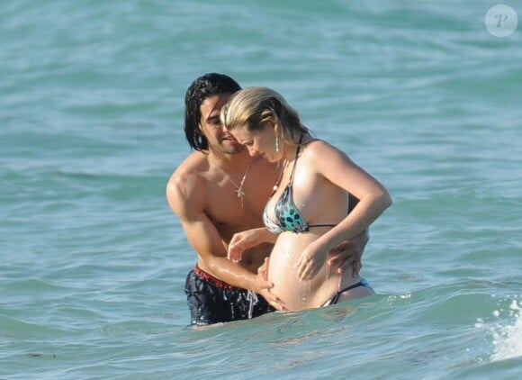 Falcao et sa compagne Lorelei Taron en vacances à Miami, le 17 Juin 2013