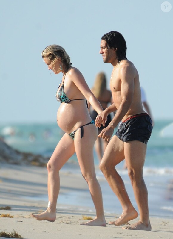 Falcao et sa compagne Lorelei Taron en vacances à Miami, le 17 Juin 2013