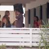Kate Moss, sa fille Lila Grace, et son mari Jamie Hince vont déjeuner à Formentera, le 13 aout 2013.