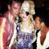 Madonna, entourée de Mert Alas (droite) et Marcus Piggott lors de sa fête d'anniversaire à Villefranche-sur-Mer. Le 17 août 2013.