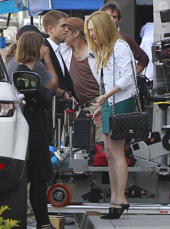 Exclusif - Robert Pattinson est sur le tournage du film "Maps to the Stars" à Beverly Hills, Los Angeles, le 19 août 2013.