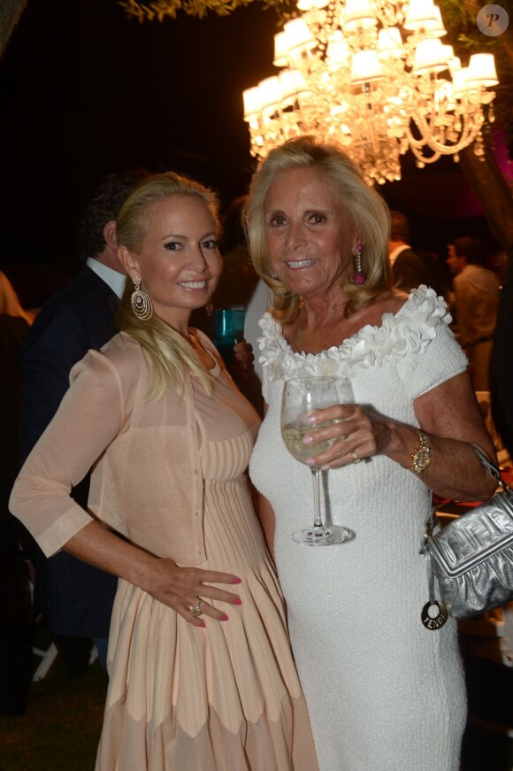 Carole Asher et sa maman à l'anniversaie de Massimo Gargia aux Moulins de Ramatuelle le 21 août 2013 - Exclusif