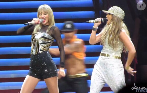 Jennifer Lopez et Taylor Swift se donnent en duo à Los Angeles, le 24 août 2013.