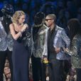Les Daft Punk, Pharrell Williams et Nile Rodgers ont remis lors de la cérémonie des MTV Video Music Awards le prix du Meilleur clip féminin à Taylor Swift. Le 25 août 213.