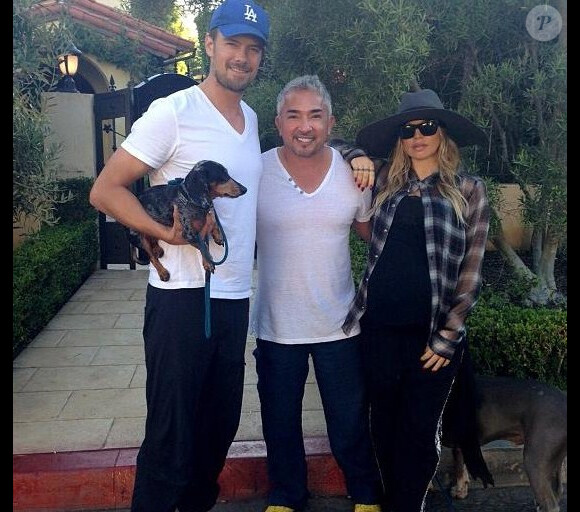 Fergie et son mari Josh Duhamel ont préparé leur chien à l'arrivée de bébé à Los Angeles, le 27 août 2013.