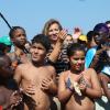 Valérie Trierweiler, accompagne près de 5000 enfants parisiens à Cabourg, dans le cadre de "La journée des oubliés des vacances", organisée par le Secours Populaire le 28 août 2013.