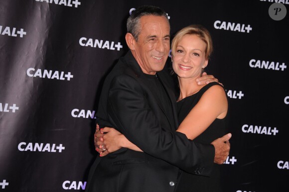 Thierry Ardisson et sa compagne Audrey Crespo-Mara, amoureux, lors de la soirée de rentrée de Canal +, mercredi 28 août à Paris