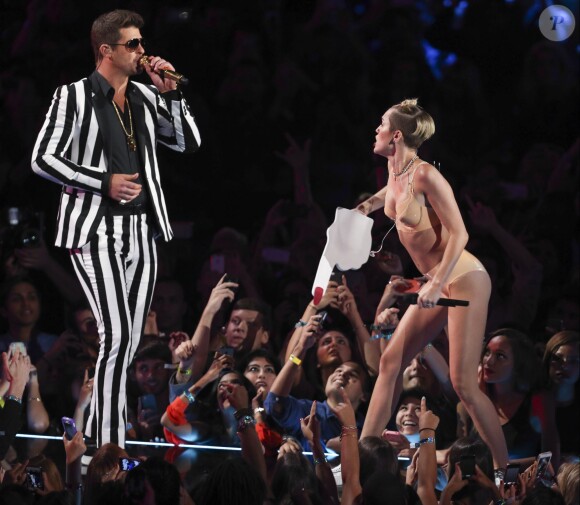 Robin Thicke et la très chaude Miley Cyrus lors des MTV VMA 2013.