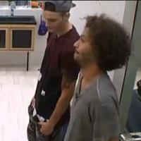 Secret Story 7 : Daniel et Julien (SS6) font la morale à Vincent, impassible