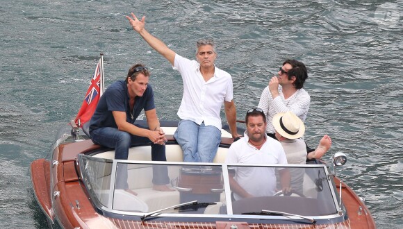 Exclusif - George Clooney et son ami Rande Gerber passent du bon temps en vacances, en balade en mer et détente chez Bono sur la côte d'Azur, à la villa d'Eze, le 19 août 2013.