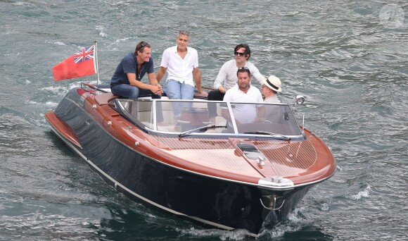 Exclusif - George Clooney et son ami Rande Gerber passent du bon temps en vacances, en balade en mer et détente chez Bono sur la côte d'Azur, à la villa d'Eze, le 19 août 2013.