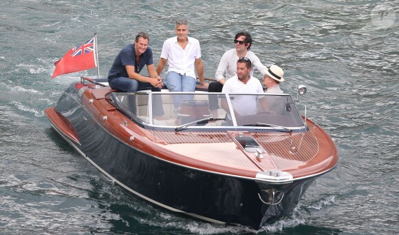 Exclusif - George Clooney et son ami Rande Gerber passent du bon temps en vacances, en balade en mer et détente chez Bono sur la côte d'Azur, à la villa d'Eze, le 19 août 2013.