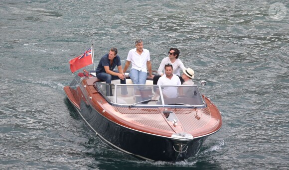 Exclusif - George Clooney et son ami Rande Gerber passent du bon temps en vacances, en balade en mer et détente chez Bono sur la côte d'Azur, à la villa d'Eze, le 19 août 2013.