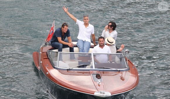 Exclusif - George Clooney et son ami Rande Gerber passent du bon temps en vacances, en balade en mer et détente chez Bono sur la côte d'Azur, à la villa d'Eze, le 19 août 2013.