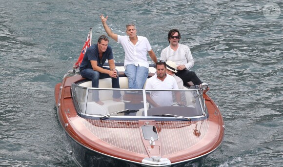 Exclusif - George Clooney et son ami Rande Gerber passent du bon temps en vacances, en balade en mer et détente chez Bono sur la côte d'Azur, à la villa d'Eze, le 19 août 2013.