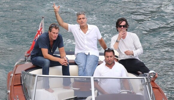 Exclusif - George Clooney et son ami Rande Gerber passent du bon temps en vacances, en balade en mer et détente chez Bono sur la côte d'Azur, à la villa d'Eze, le 19 août 2013.