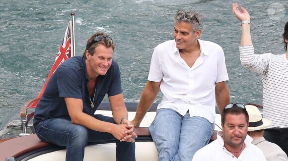 Exclusif - George Clooney et son ami Rande Gerber, complices, passent du bon temps en vacances, en balade en mer et détente chez Bono sur la côte d'Azur, à la villa d'Eze, le 19 août 2013.