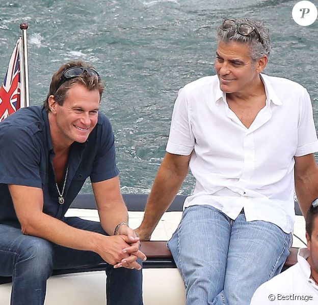 Exclusif - George Clooney et son ami Rande Gerber, complices, passent du bon temps en vacances, en balade en mer et détente chez Bono sur la côte d'Azur, à la villa d'Eze, le 19 août 2013.