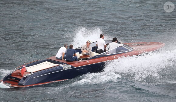 Exclusif - George Clooney et son ami Rande Gerber passent du bon temps en vacances, en balade en mer et détente chez Bono sur la côte d'Azur, à la villa d'Eze, le 19 août 2013.