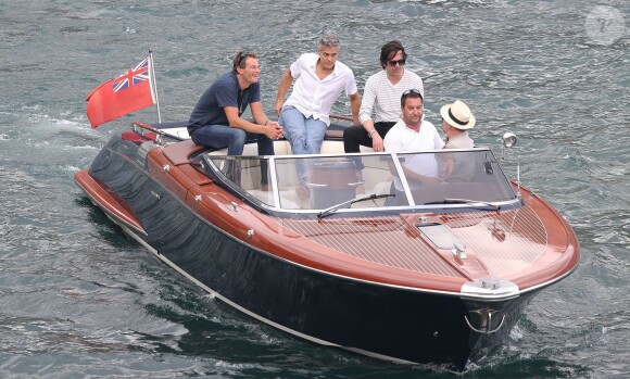 Exclusif - George Clooney et son ami Rande Gerber passent du bon temps en vacances, en balade en mer et détente chez Bono sur la côte d'Azur, à la villa d'Eze, le 19 août 2013.