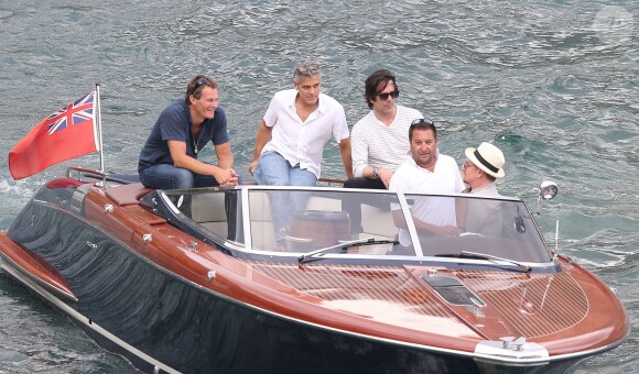 Exclusif - George Clooney et son ami Rande Gerber passent du bon temps en vacances, en balade en mer et détente chez Bono sur la côte d'Azur, à la villa d'Eze, le 19 août 2013.