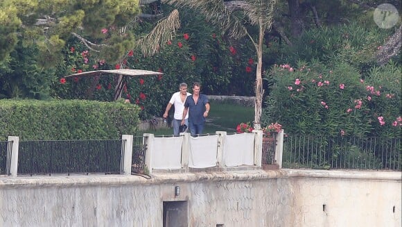 Exclusif - Exclusif - George Clooney et son ami Rande Gerber chez Bono sur la côte d'Azur, dans sa villa d'Eze, le 19 août 2013.