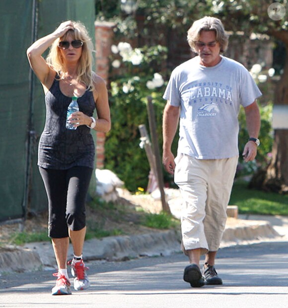 Goldie Hawn et Kurt Russell sondent le quartier de Brentwood, le 30 août 2013.