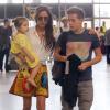 Victoria Beckham avec ses enfants à l'aéroport à Los Angeles, le 1er juin 2013.