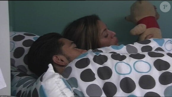 Anaïs et Julien se couchent ensemble dans Secret Story 7