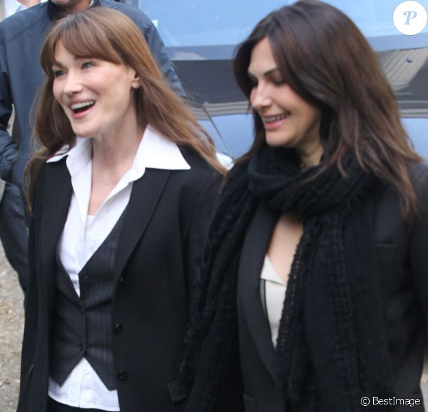 Carla Bruni Sarkozy et Helena Noguerra arrivant à l'enregistrement de l'émission Champs-Elysées au Studio Gabriel à Paris le 2 mai 2013