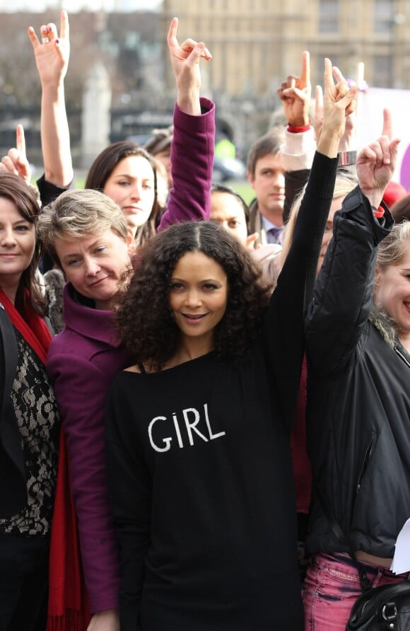 Thandie Newton lors d'une manifestation pour le One Billion Rising à Londres le 14 février 2013