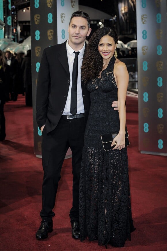 Thandie Newton et son mari Ol Parker lors des BAFTA awards à Londres le 10 février 2013