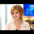 Mylène Farmer face à Laurent Delahousse pour le JT de France 2, le 8 septembre 2013.
