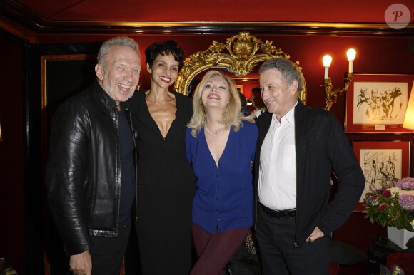 Jean Paul Gaultier et Farida Khelfa, Amanda Lear et Michel Drucker lors de la première de la pièce "Divina" au théâtre des Variétés à Paris, le 13 septembre 2013.