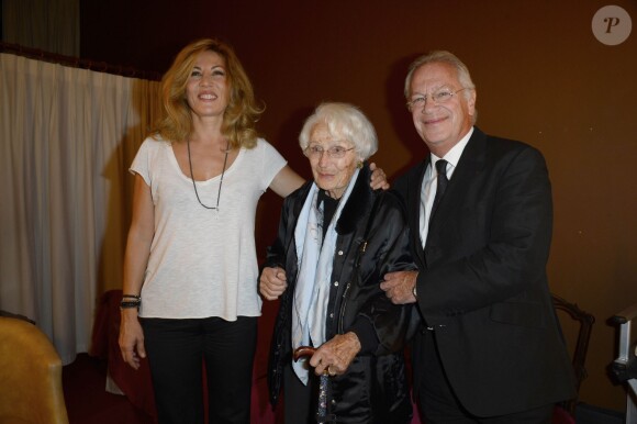 Mathilde Seigner, Gisele Casadesus et Bernard Murat lors de la générale de la pièce "Nina" à Paris le 16 septembre 2013.