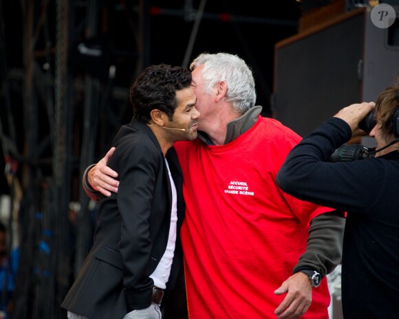 Jamel Debbouze sur la scène de la Fête de l'Humanite à La Courneuve, le 15 septembre 2013.