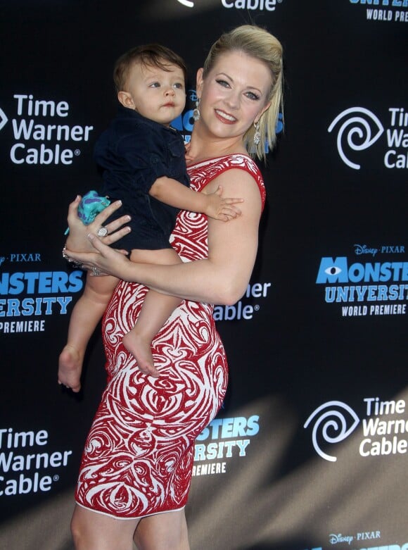 Melissa Joan Hart et son fils Mason - People à la première de "Monsters University World" à "El Capitan Theater" à Hollywood, le 17 juin 2013.