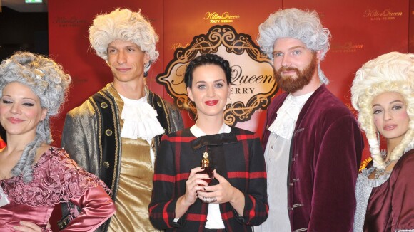 Katy Perry : Une ''Killer Queen'' entourée de ses sujets à la cour de Berlin