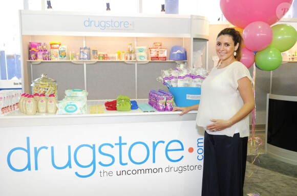 Jamie-Lynn Sigler, enceinte chez TheDrugstore.com en mai 2013