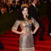 Tendance golden girl : Katy Perry majestueuse