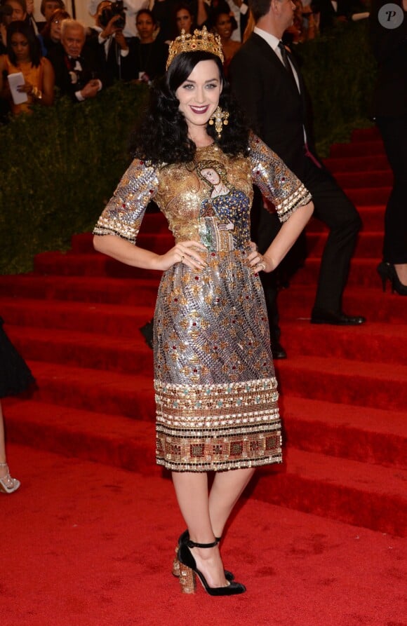 Tendance golden girl : Katy Perry majestueuse